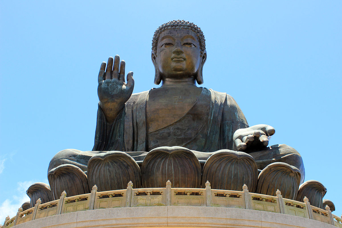 Tian_Tan_Buddha_August_2013